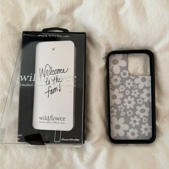 Wildflower 13 Pro Max Black and White Floral Phone Case - Picture 3 of 4
